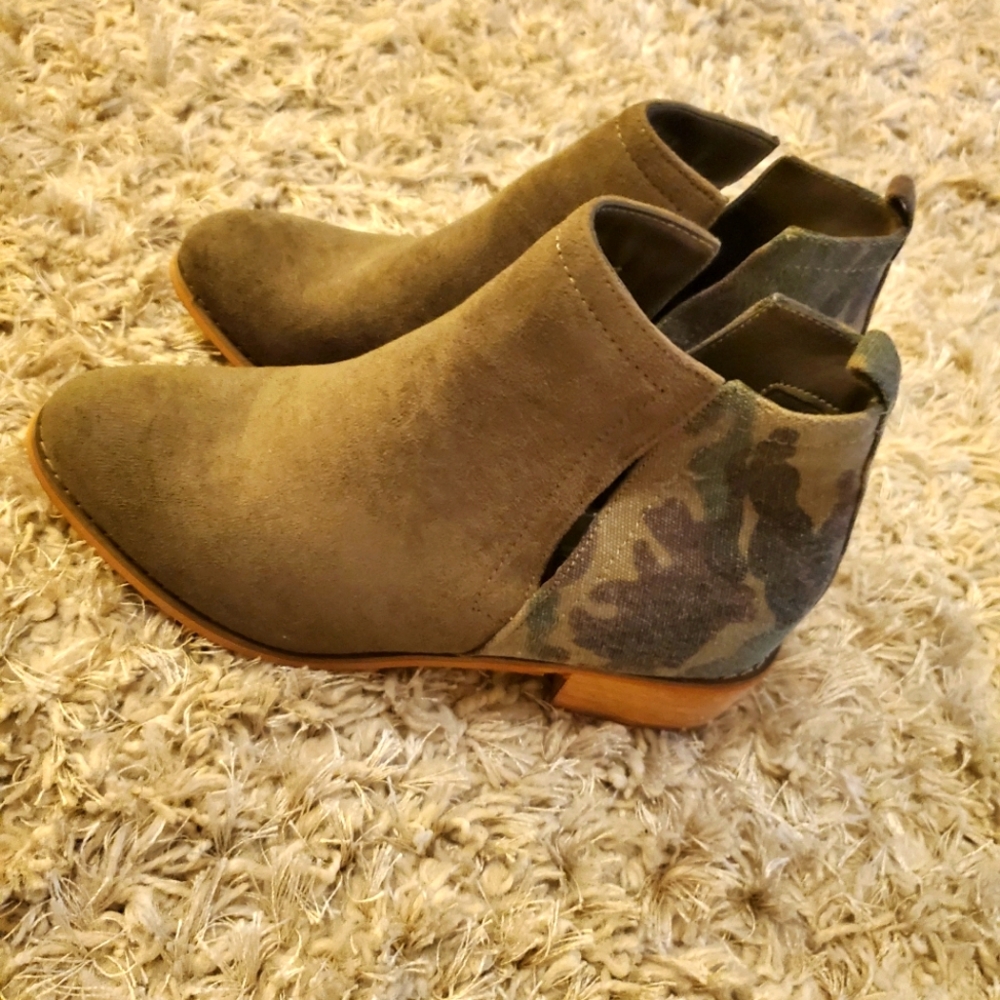 Womens camo booties